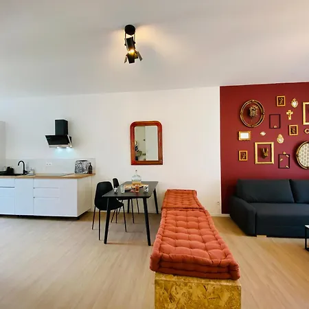 Apartment Le Condorcet. Charme Et Confort A Championnet