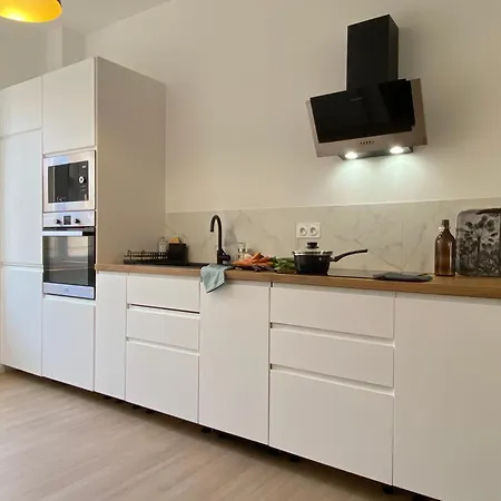 Le Condorcet. Charme Et Confort A Championnet *