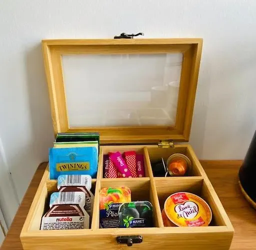 Le Condorcet. Charme Et Confort A Championnet