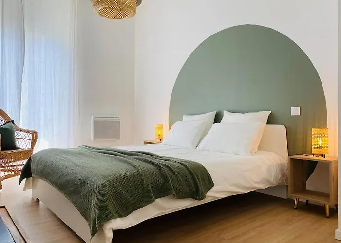 Le Condorcet. Charme Et Confort A Championnet Apartament