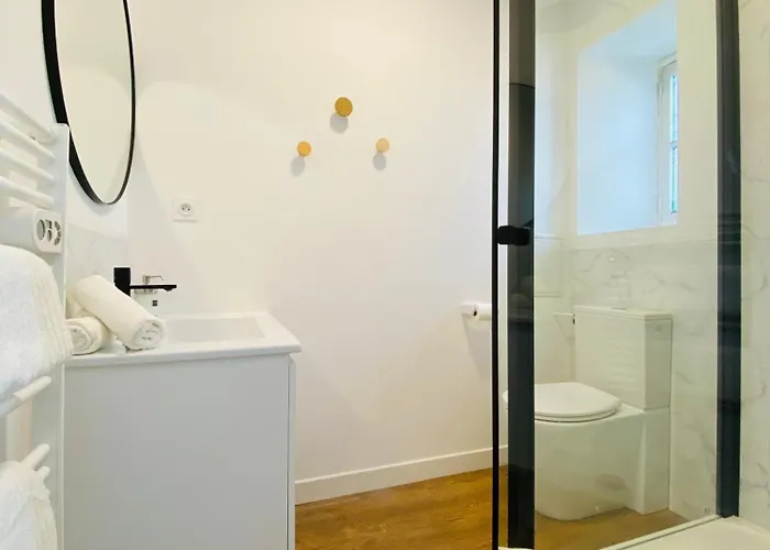 Le Condorcet. Charme Et Confort A Championnet