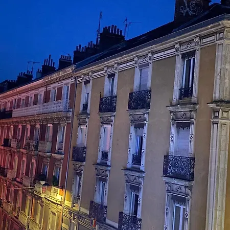 Apartment Le Condorcet. Charme Et Confort A Championnet *